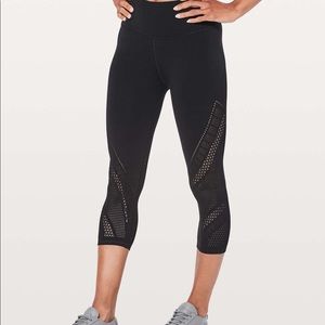 Lululemon Reveal Interconnect Cropped Leggings